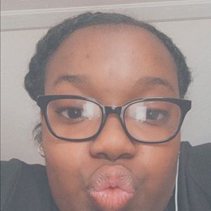 Meet your Posher, Janaya